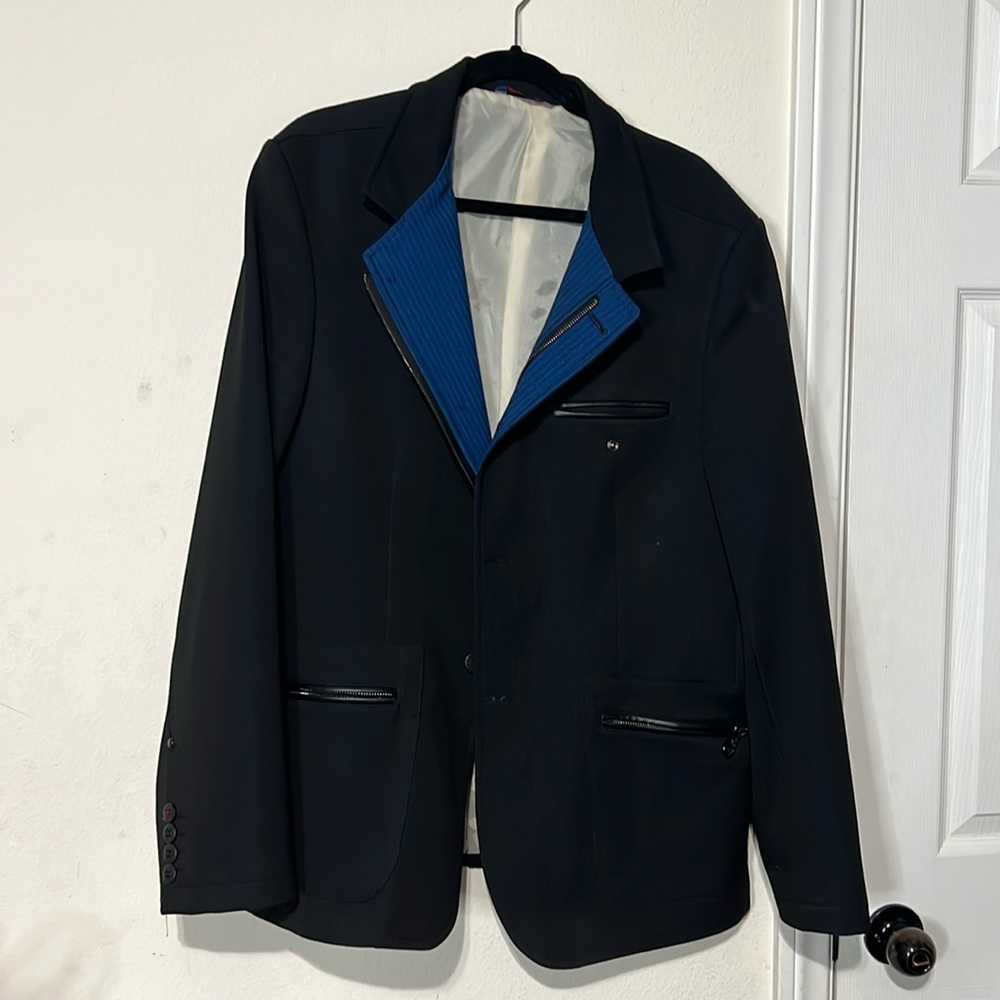 Vintage Luxury: Like-New RNt23 Navy Blue Blazer - Sophisticated Style!